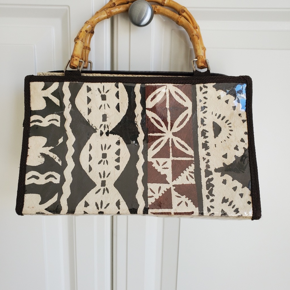 Hawaiian Print Woven Bamboo Handle Purse
